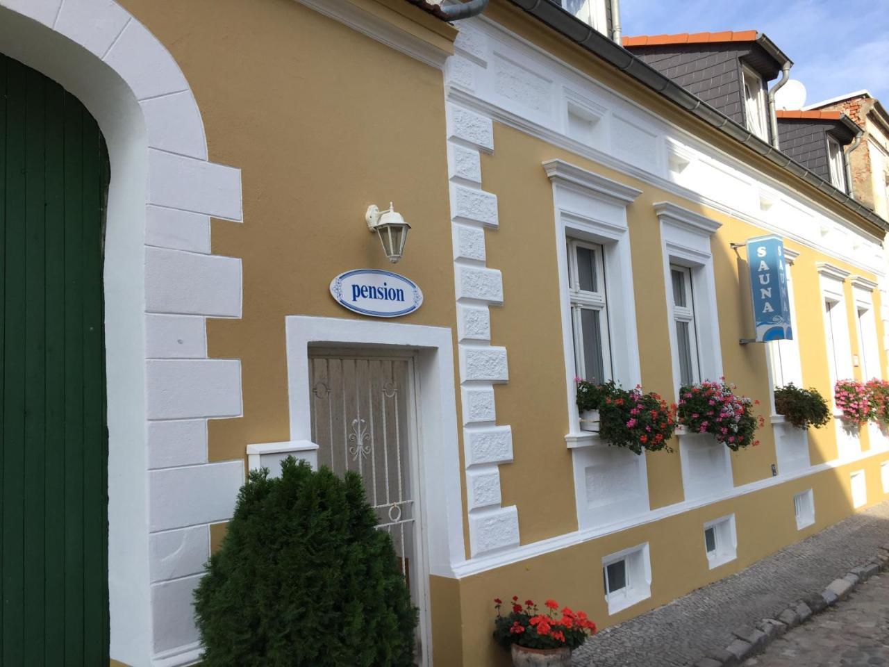 Pension & Sauna Am Lorenz Calbe ภายนอก รูปภาพ