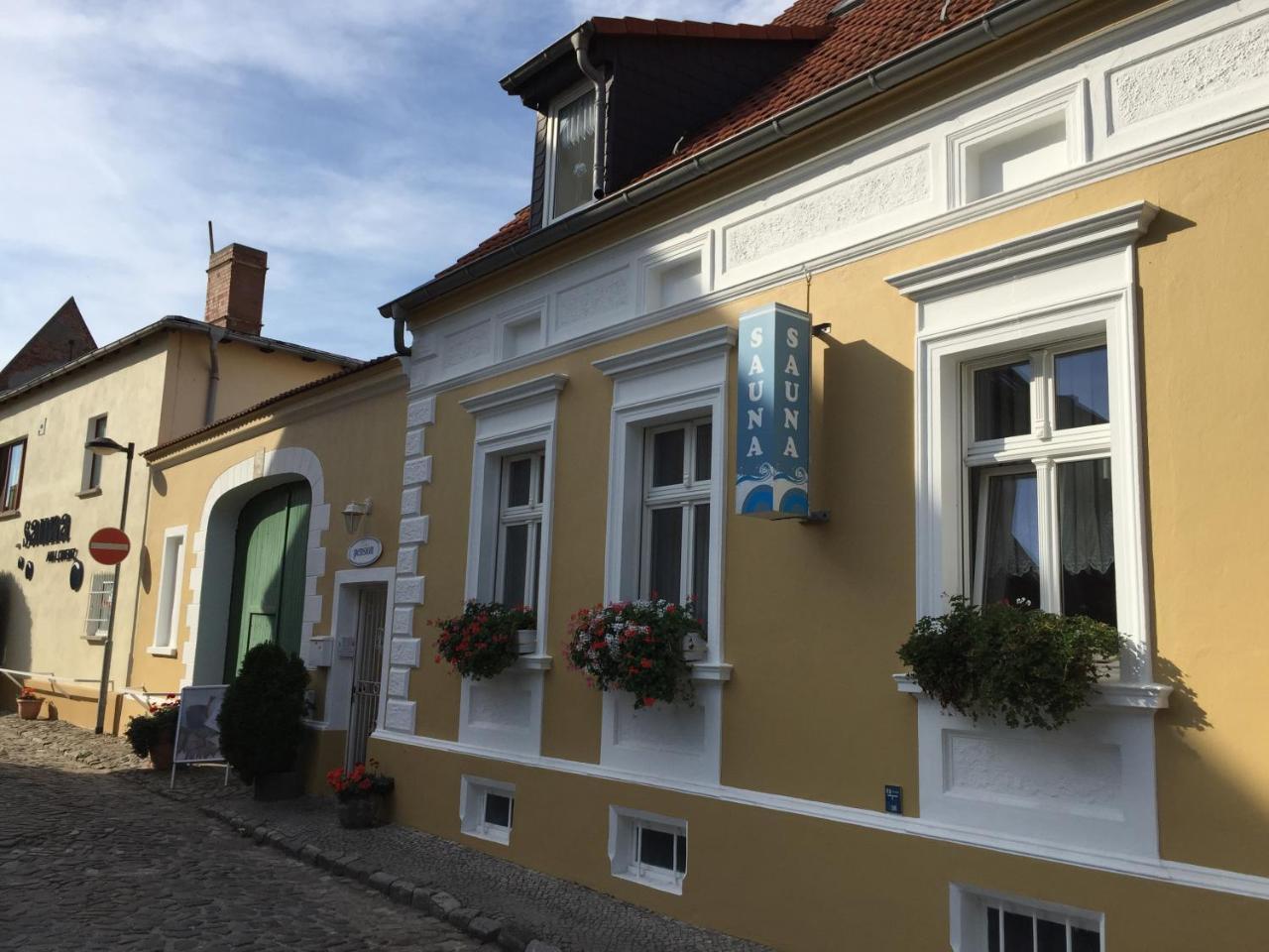 Pension & Sauna Am Lorenz Calbe ภายนอก รูปภาพ